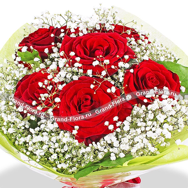 Красивый букет из красных роз - Легкость